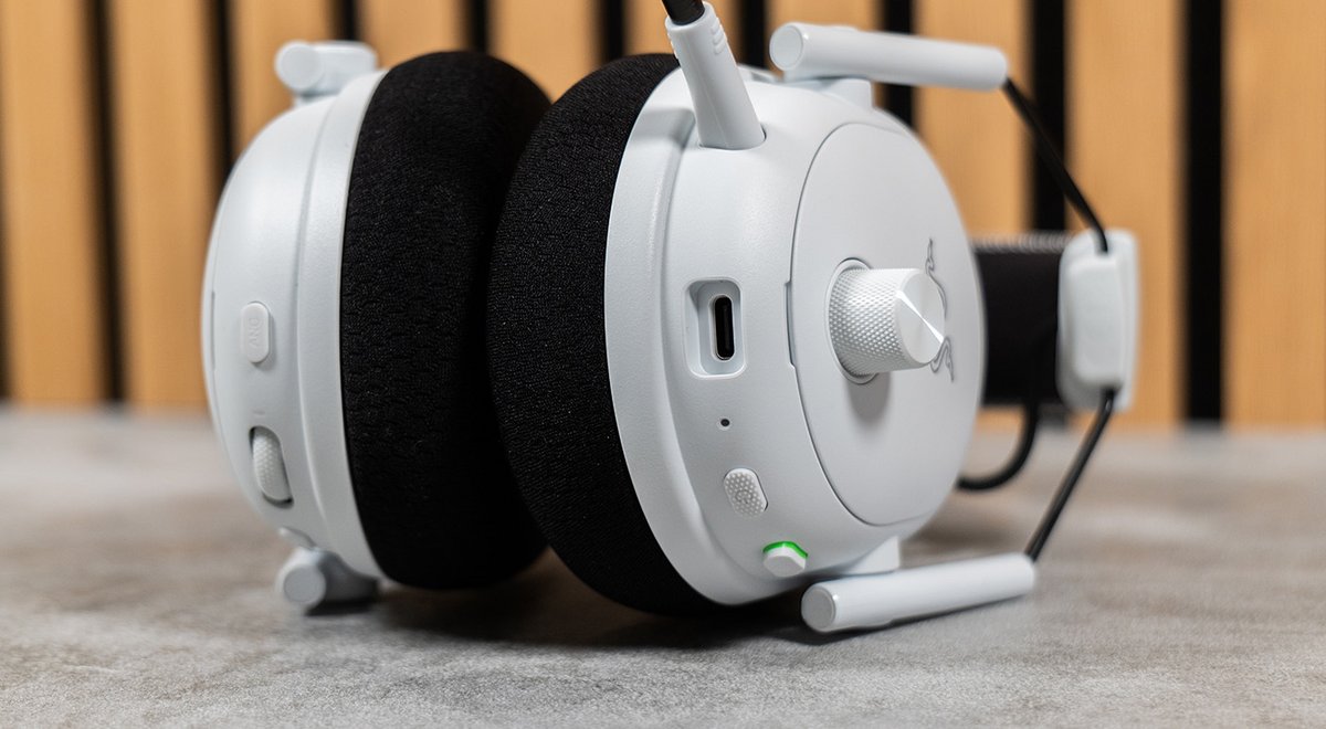 Le connecteur USB-C permet également d'utiliser le casque branché. ©Charles Gouin-Peyrot pour Clubic