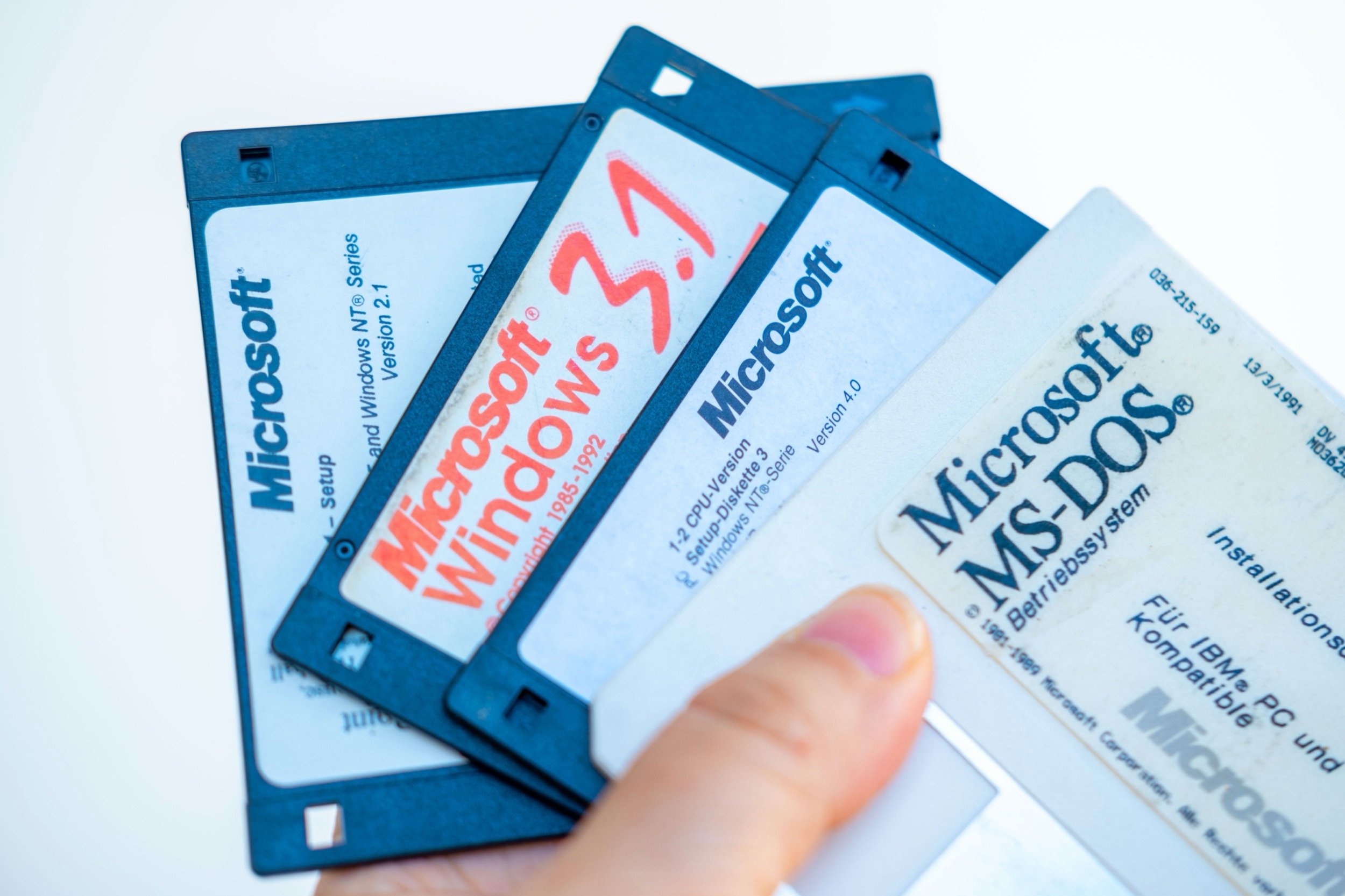 Les premiers grands virus remontent à MS-DOS et se refilaient par échanges de disquettes vérolées. © Kittyfly / Shutterstock