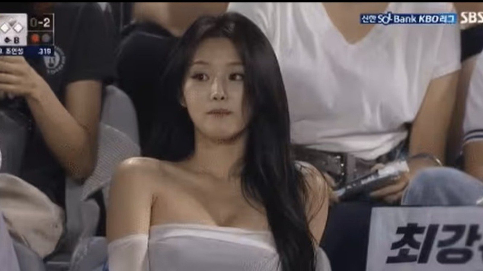 Le 2 mai dernier, un utilisateur a posté sur X une courte vidéo sous le titre « une Coréenne ordinaire », représentant une jeune femme dans les tribunes d'un match de baseball de la KBO, la ligue sud-coréenne... mais elle n'existe pas - ©Capture d’écran X