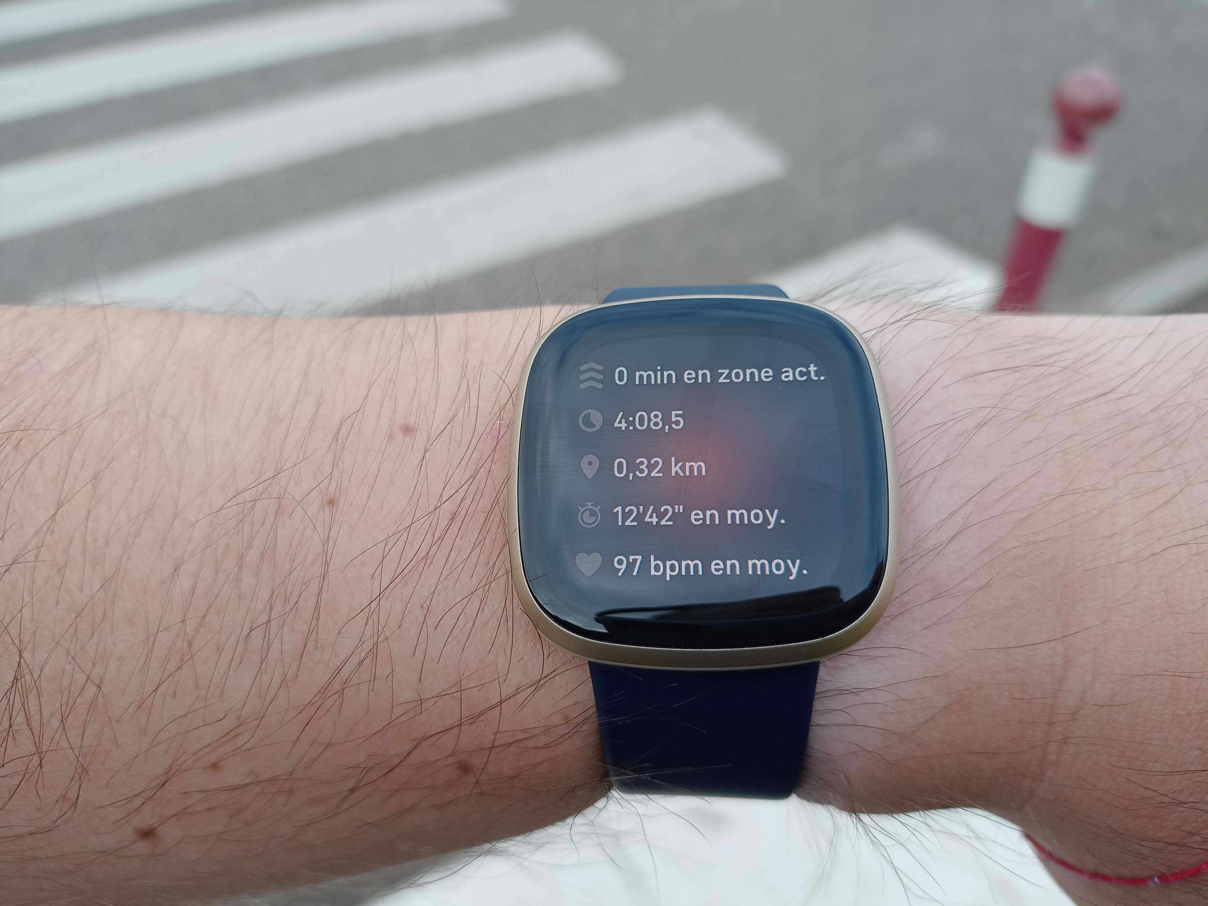 Test Fitbit Versa 3 : la montre sport orientée coaching et fitness