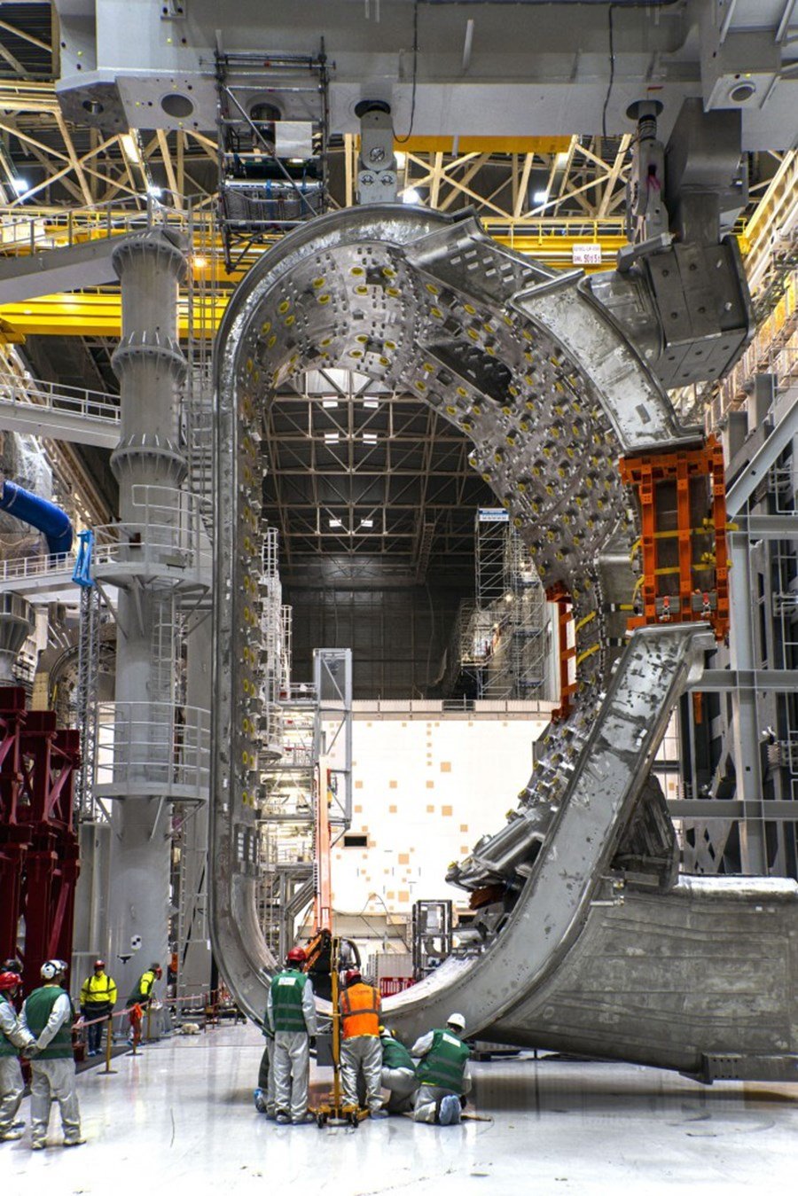 L'un des 9 éléments sur lequel les équipes vont devoir refaire les soudures et travailler sur l'isolation thermique © ITER Organization