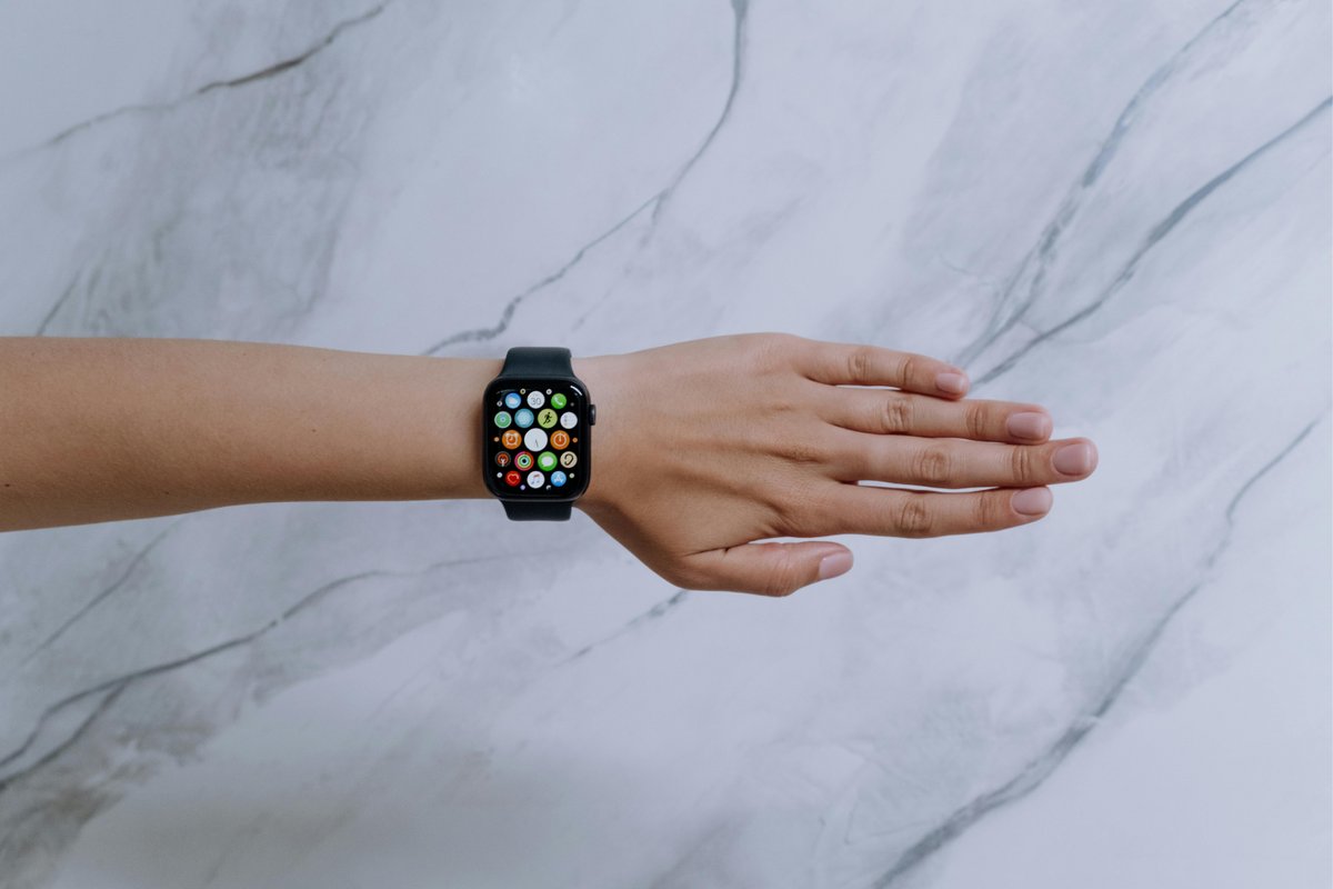 Cette innovation ouvrirait de nouvelles possibilités pour l'usage de l'Apple Watch. © cottonbro studio / Pexels