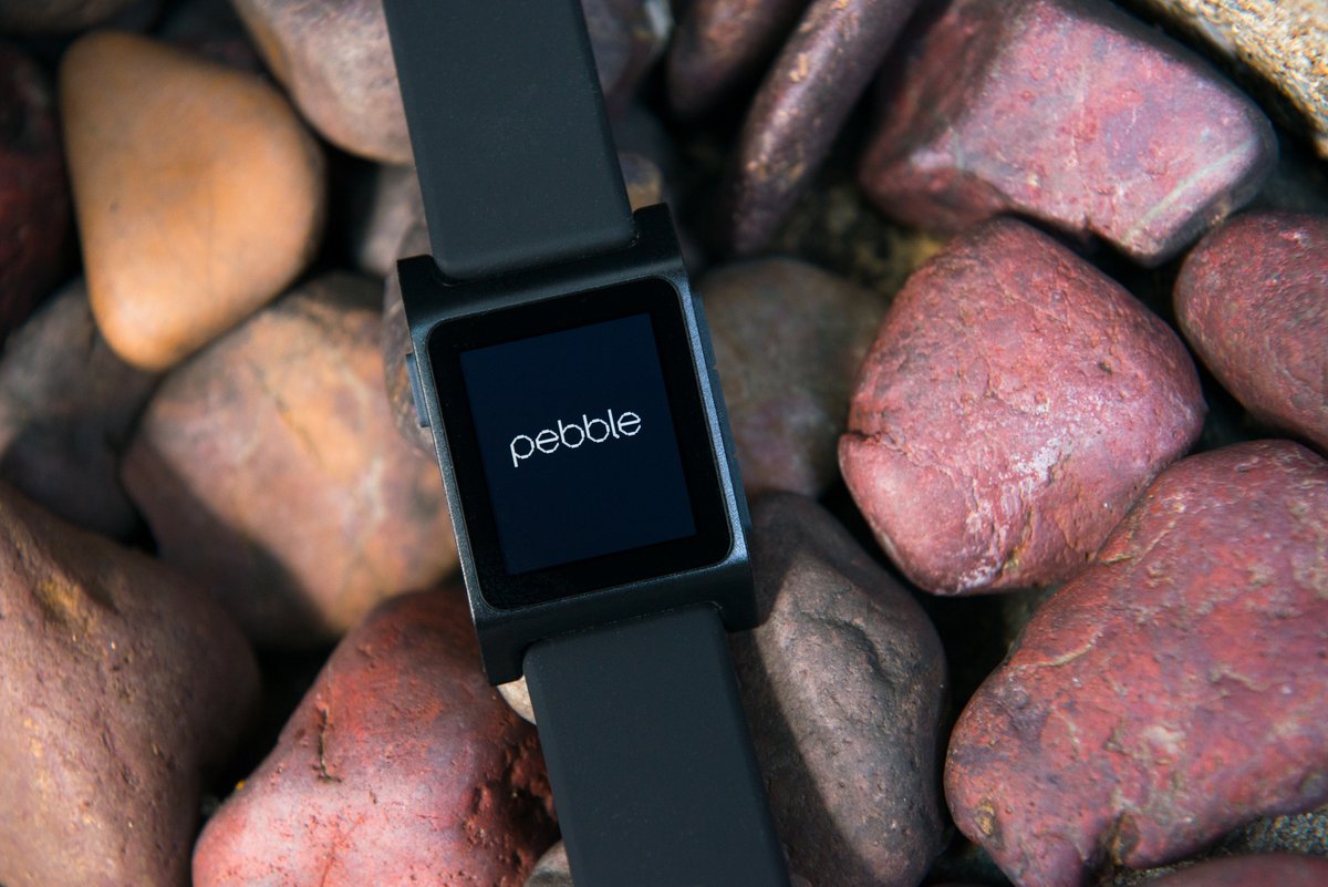 Pebble travaille sur un nouveau projet © oatjo / Shutterstock