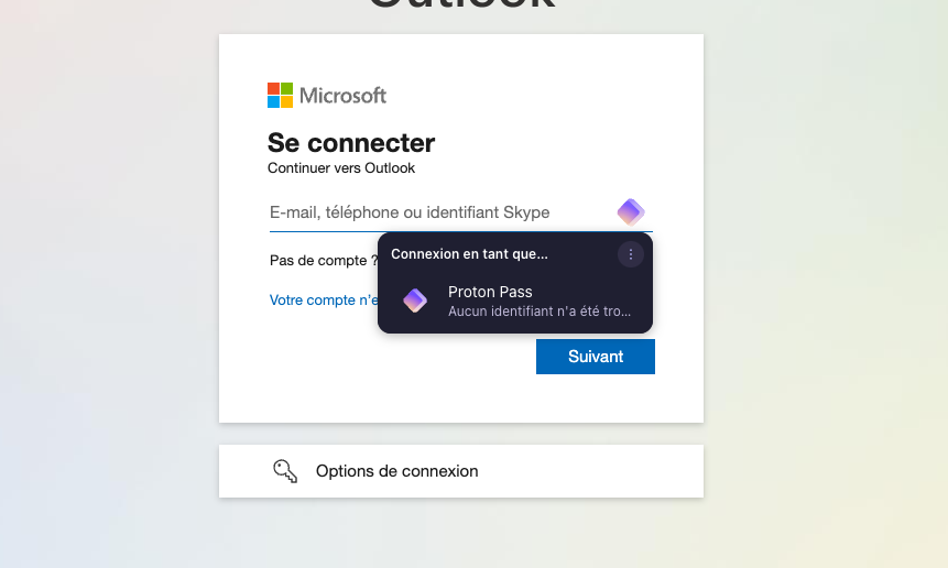 Proton Pass ne trouve aucun identifiant associé à la page de connexion Outlook, alors que nous lui en avons confié trois © Clubic