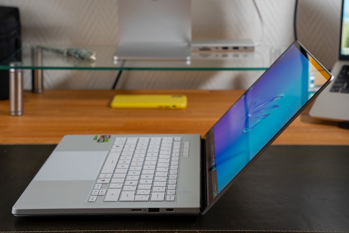 L'ouverture maximale du capot © Nathan Le Gohlisse pour Clubic