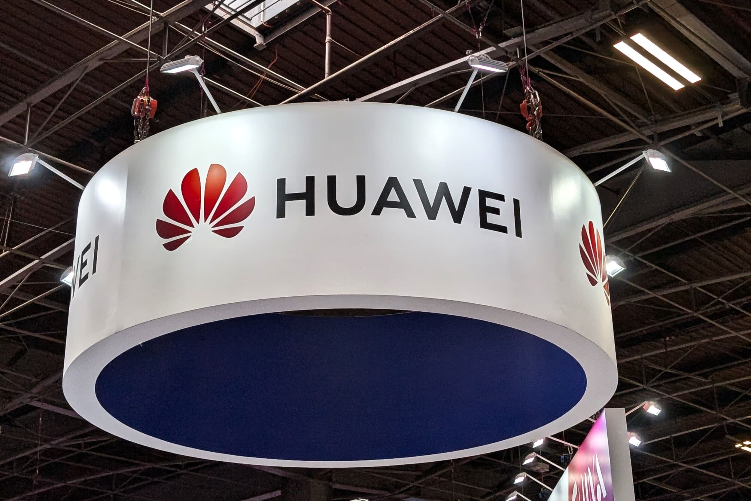 Huawei se défend d'une polémique autour de son modèle Pangu Pro © Alexandre Boero / Clubic