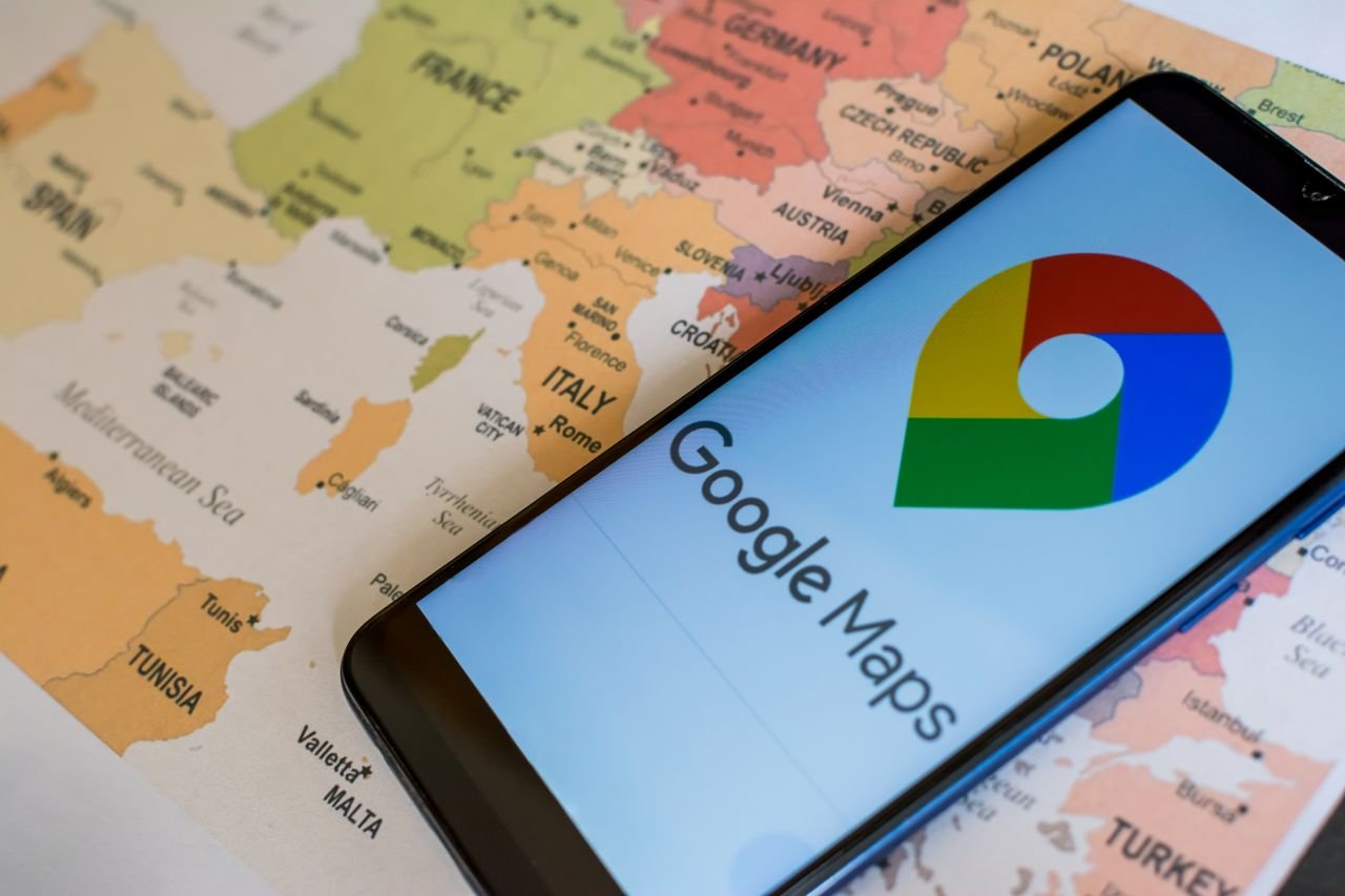 Google Maps vient de recevoir une mise à jour qui corrige un bug très gênant survenu en début de semaine. © Nanci Santos Iglesias / Shutterstock