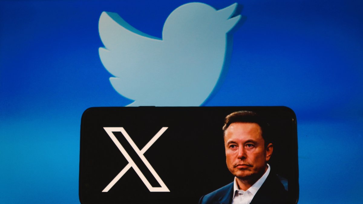 Elon Musk veut la fin des hashtags sur X.com © Shutterstock