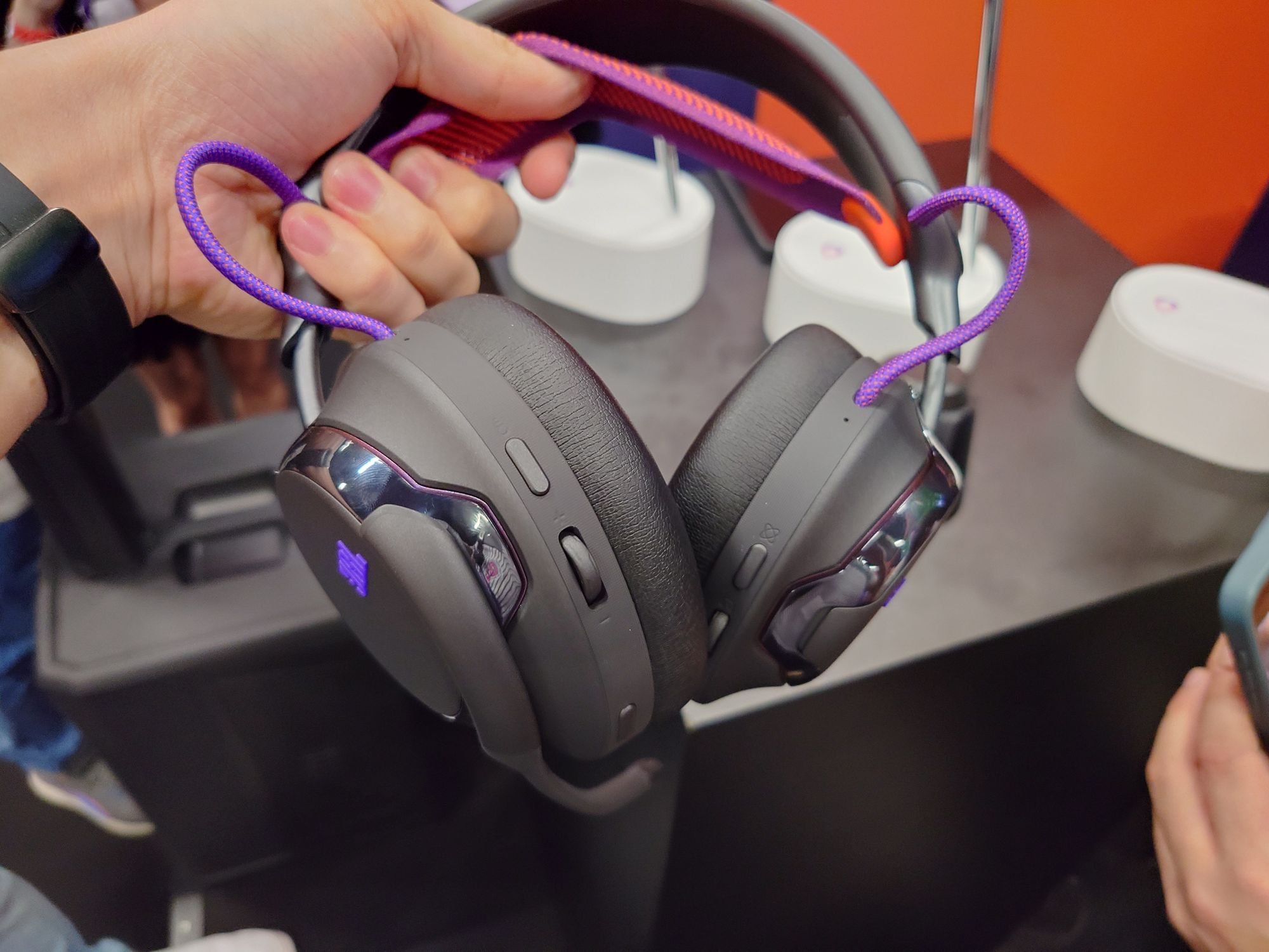 Le Quantum 950 à l'occasion de la Gamescom. © Guillaume Fourcadier pour Clubic