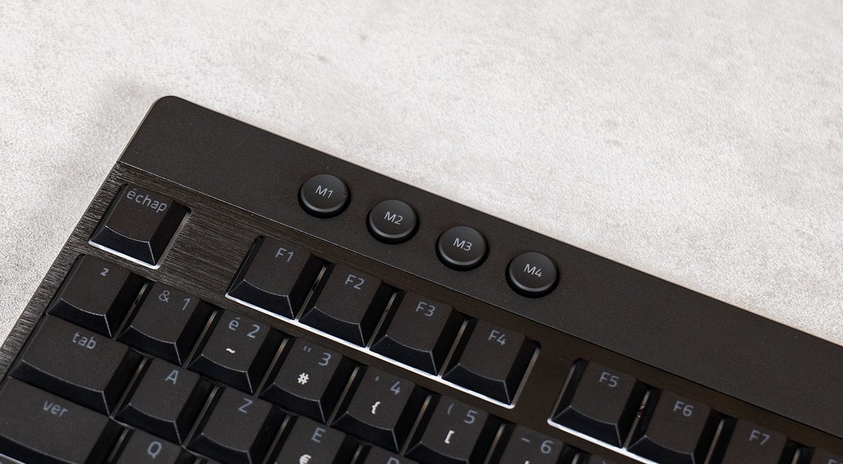 Les touches de profils sont au nombre de quatre. ©Charles Gouin-Peyrot pour Clubic