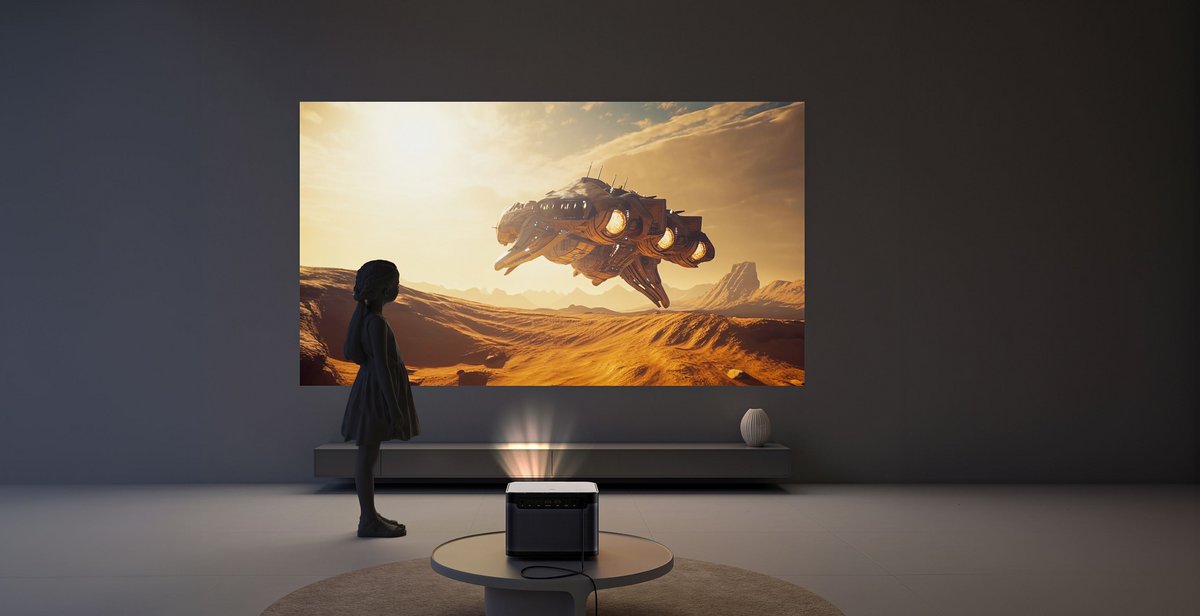L'expérience cinéma sur un écran de grande taille à la maison, c'est possible avec le Dangbei DBOX02 © Dangbei