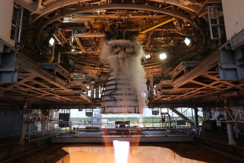 Le moteur RS-25 modifié (AR-22) pour 10 allumages en 10 jours. Crédits Aerojet Rocketdyne