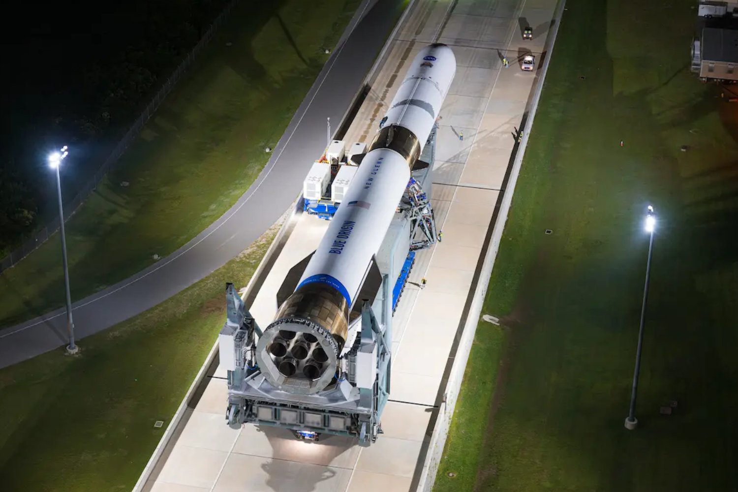 New Glenn est transportée vers son pas de tir pour son deuxième vol. ©Blue Origin