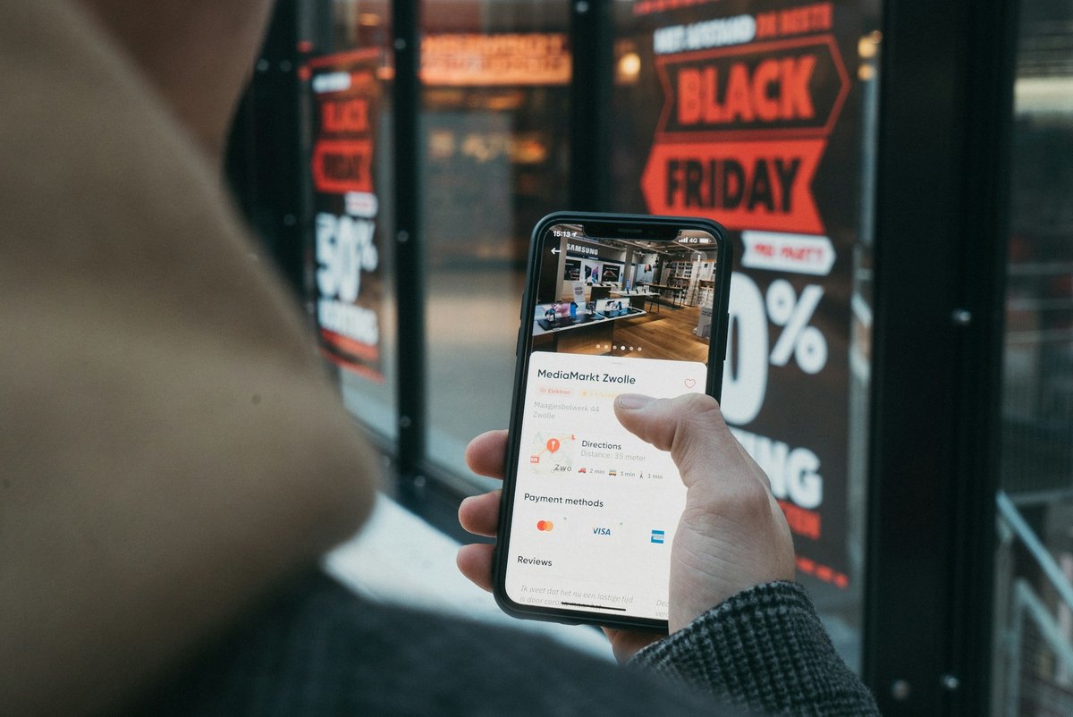 Shoppez comme un pro pendant le Black Friday. © CardMapr.nl / Unsplash