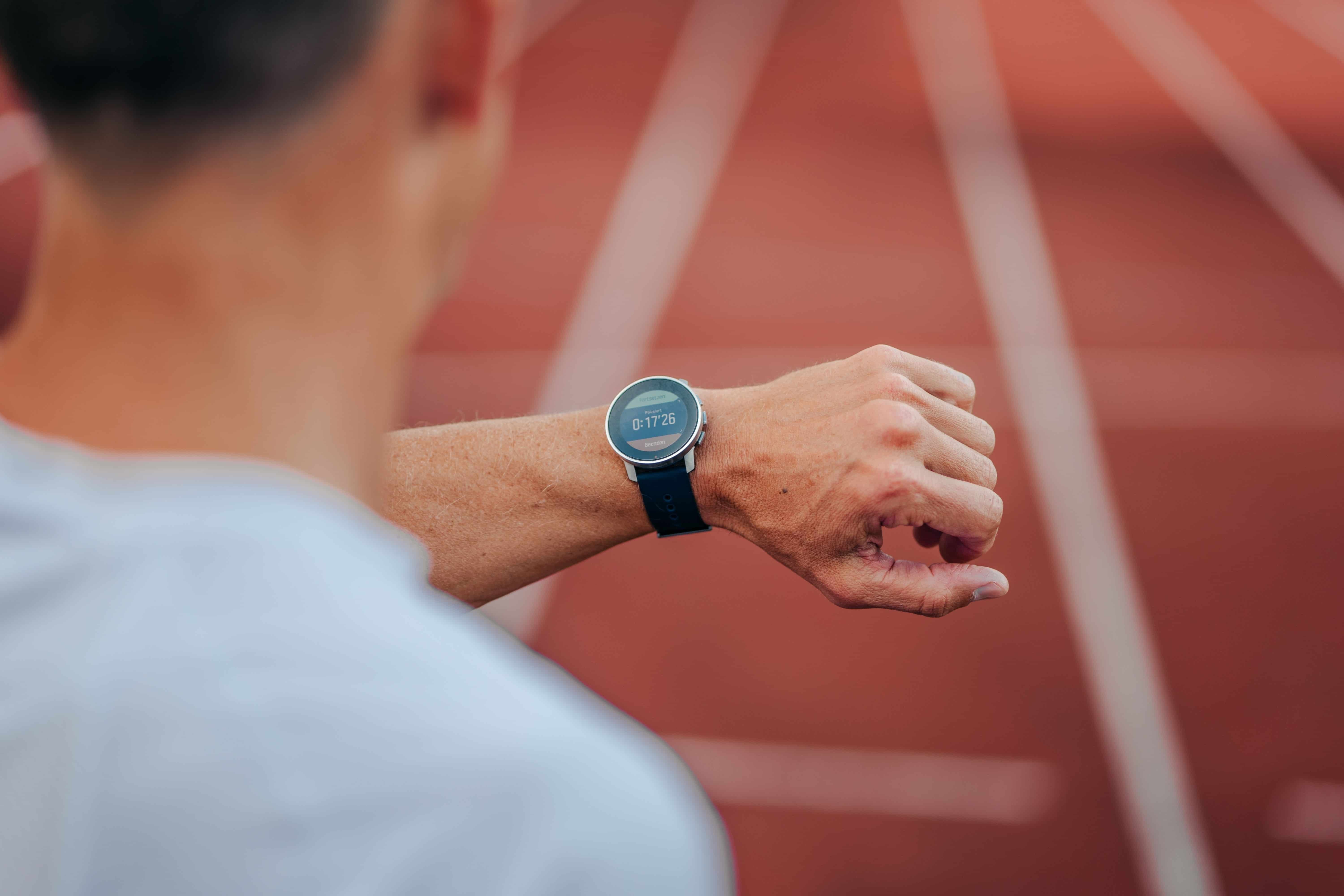 Courir plutôt que scroller : la nouvelle génération a visiblement fait son choix. © Shutterstock