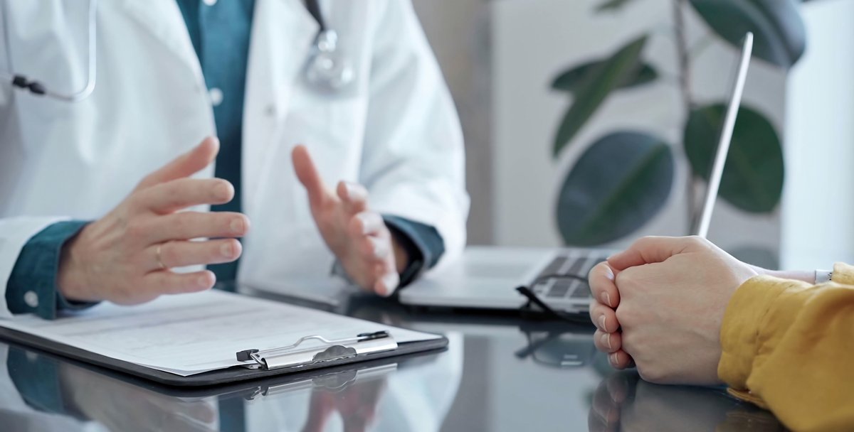  Votre médecin utilise-t-il ChatGPT pour ses consultations ?© Volha_R / Shutterstock