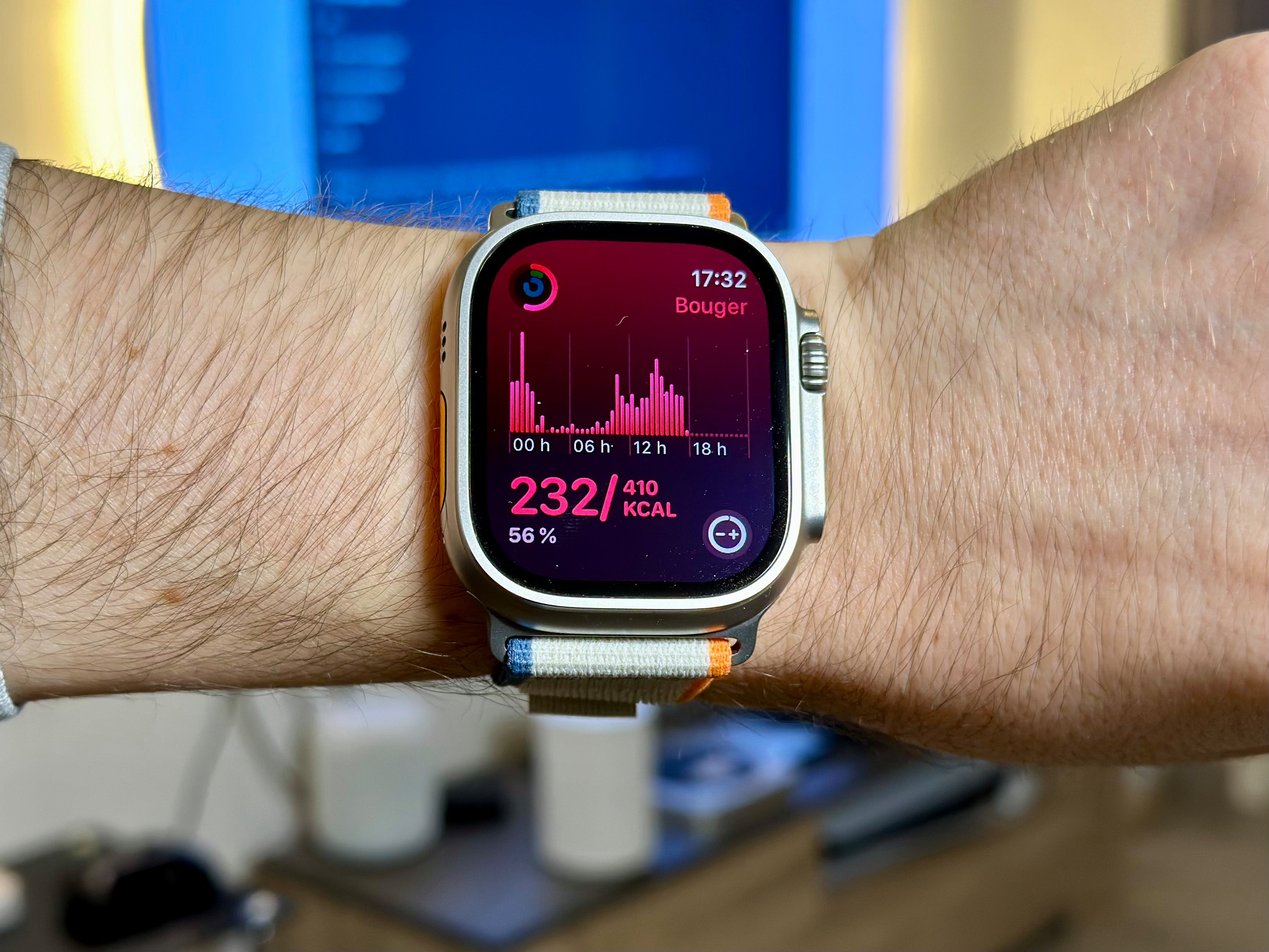 Certains modèles d'Apple Watch embarquent une eSIM © Mathieu Grumiaux