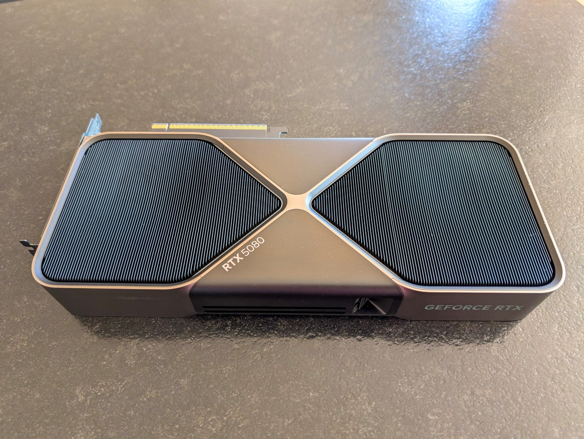 La RTX 5080 semble touchée par ce problème © Clubic 