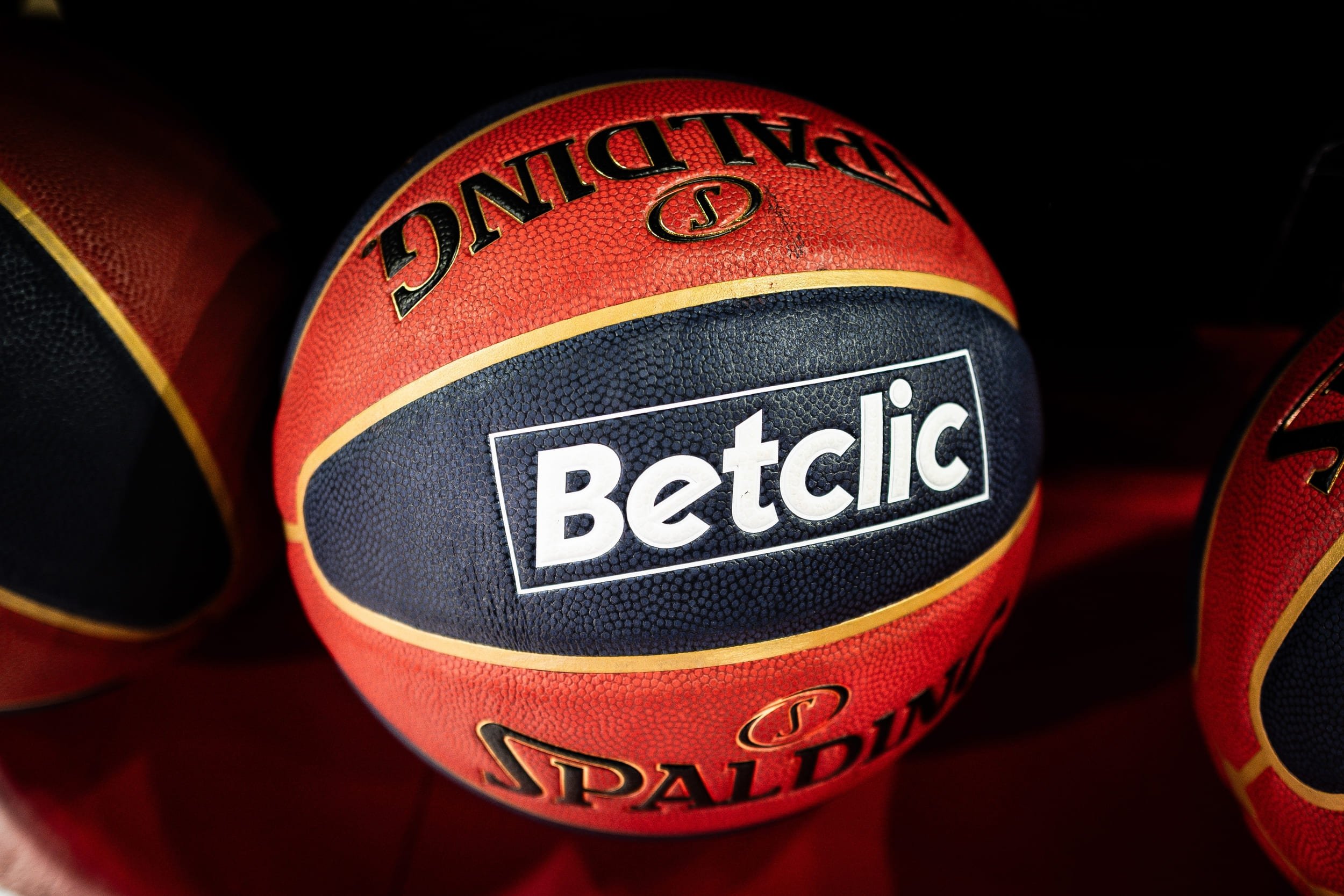 Betclic lance un programme contre le cyberharcèlement des sportifs avec huit fédérations françaises. © Obatala-photography / Shutterstock