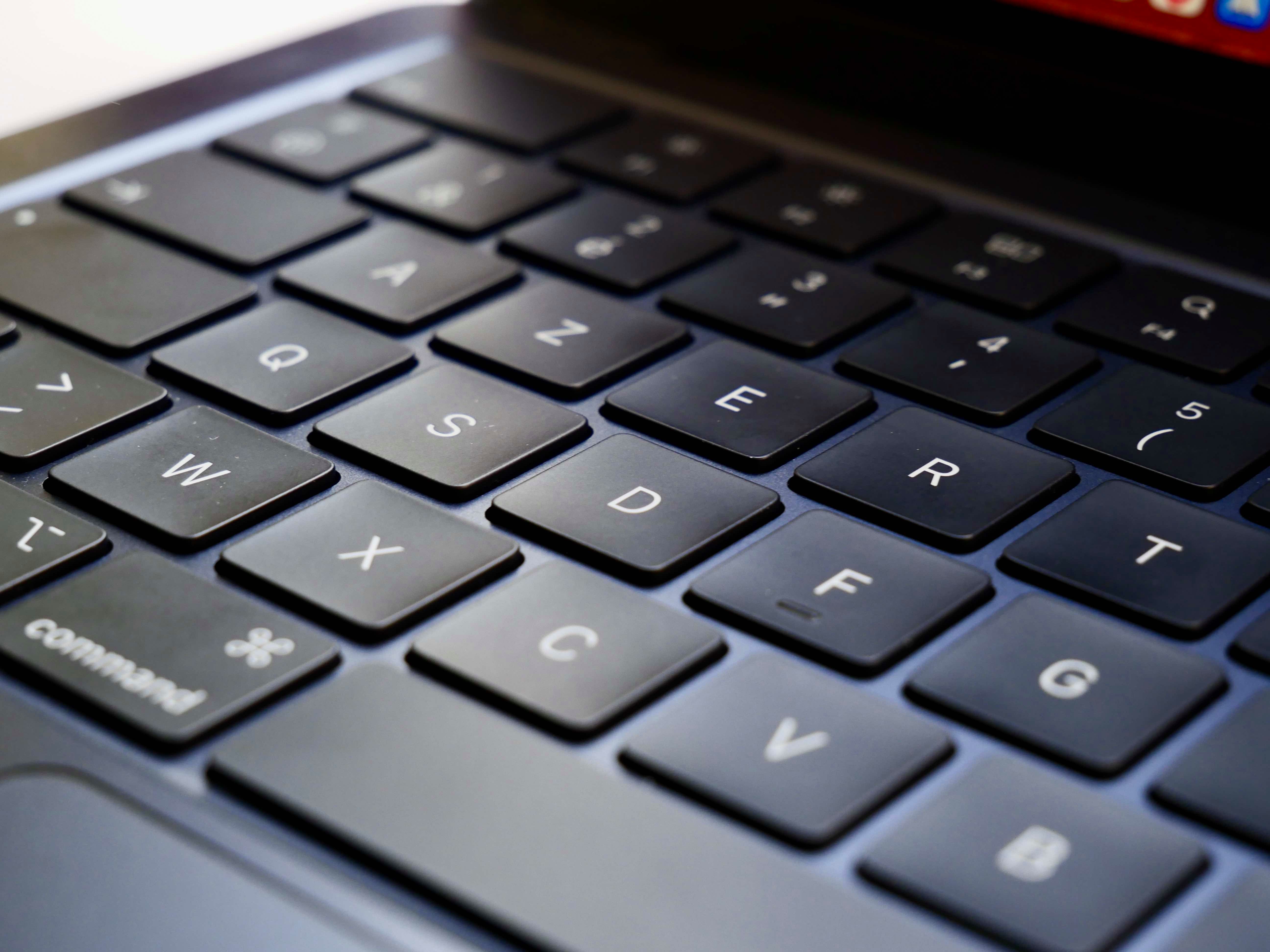 Le clavier d'un MacBook Air, pour illustration. © Nathan Le Gohlisse pour Clubic
