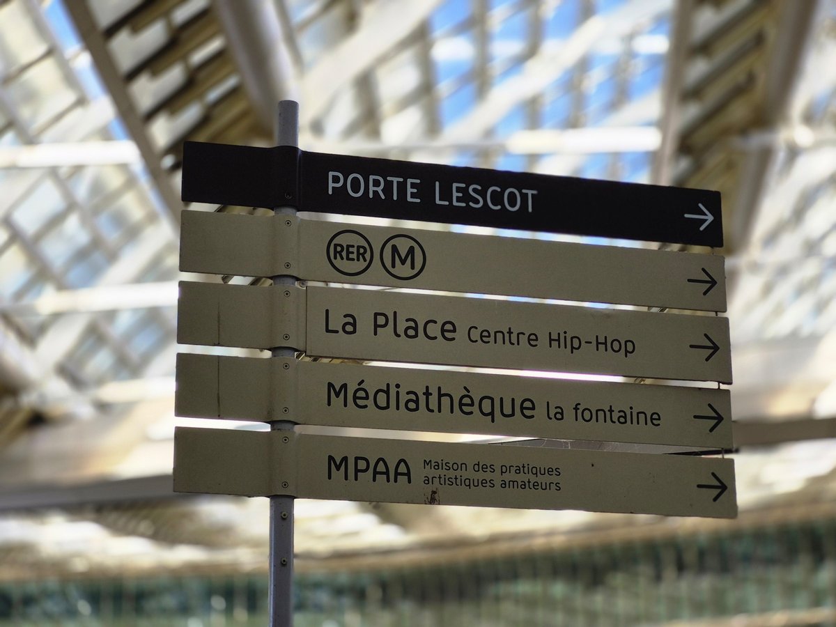 Notre test "Porte Lescot" prend au piège l'IA en matière de flou d'arrière plan. ©Marc Mitrani pour Clubic
