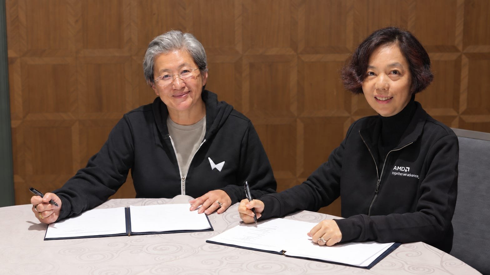 Dr. Fei-Fei Li et Dr. Lisa Su. © World Labs
