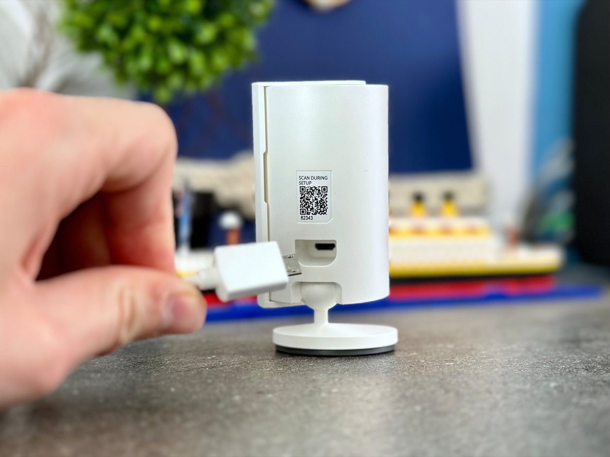 Un port micro USB pour l'alimentation © Mathieu Grumiaux pour Clubic