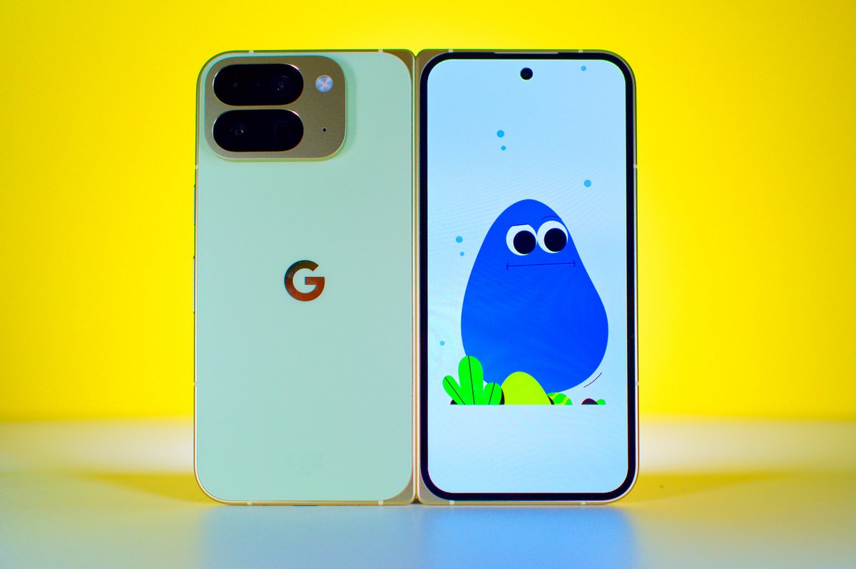 Google Pixel 10 Pro Fold côté pile. ©Marc Mitrani pour Clubic