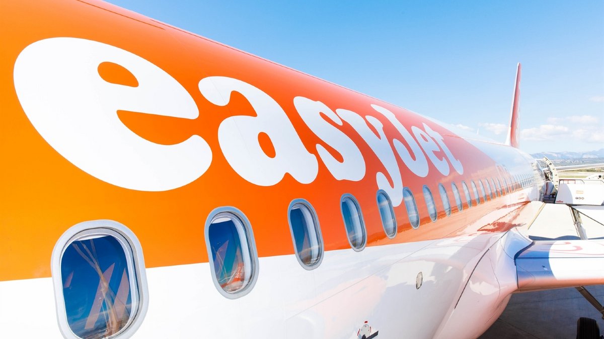 © easyJet