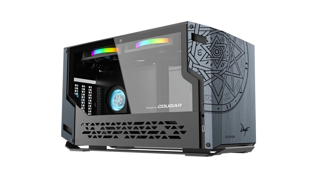 Le Mini PC GEEKOM FUN9 et sa paroi vitrée pour voir les composants et profiter du RGB