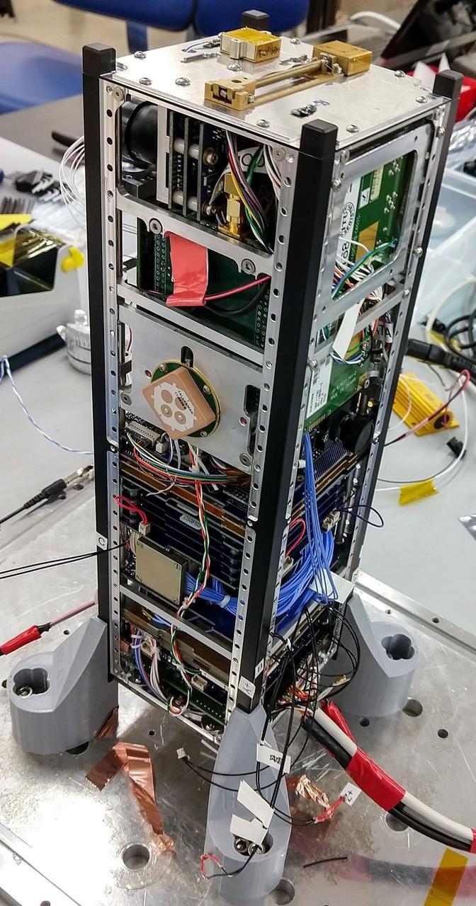 Le CubeSat 3U "Neutron 1" pour la NASA. Quand tout est terminé, il ne reste plus beaucoup de place... Crédits NASA