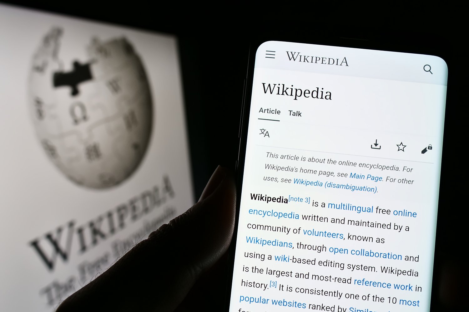 De plus en plus d'internautes demande à l'IA plutôt que de se rendre sur Wikipédia. ©T. Schneider / Shutterstock