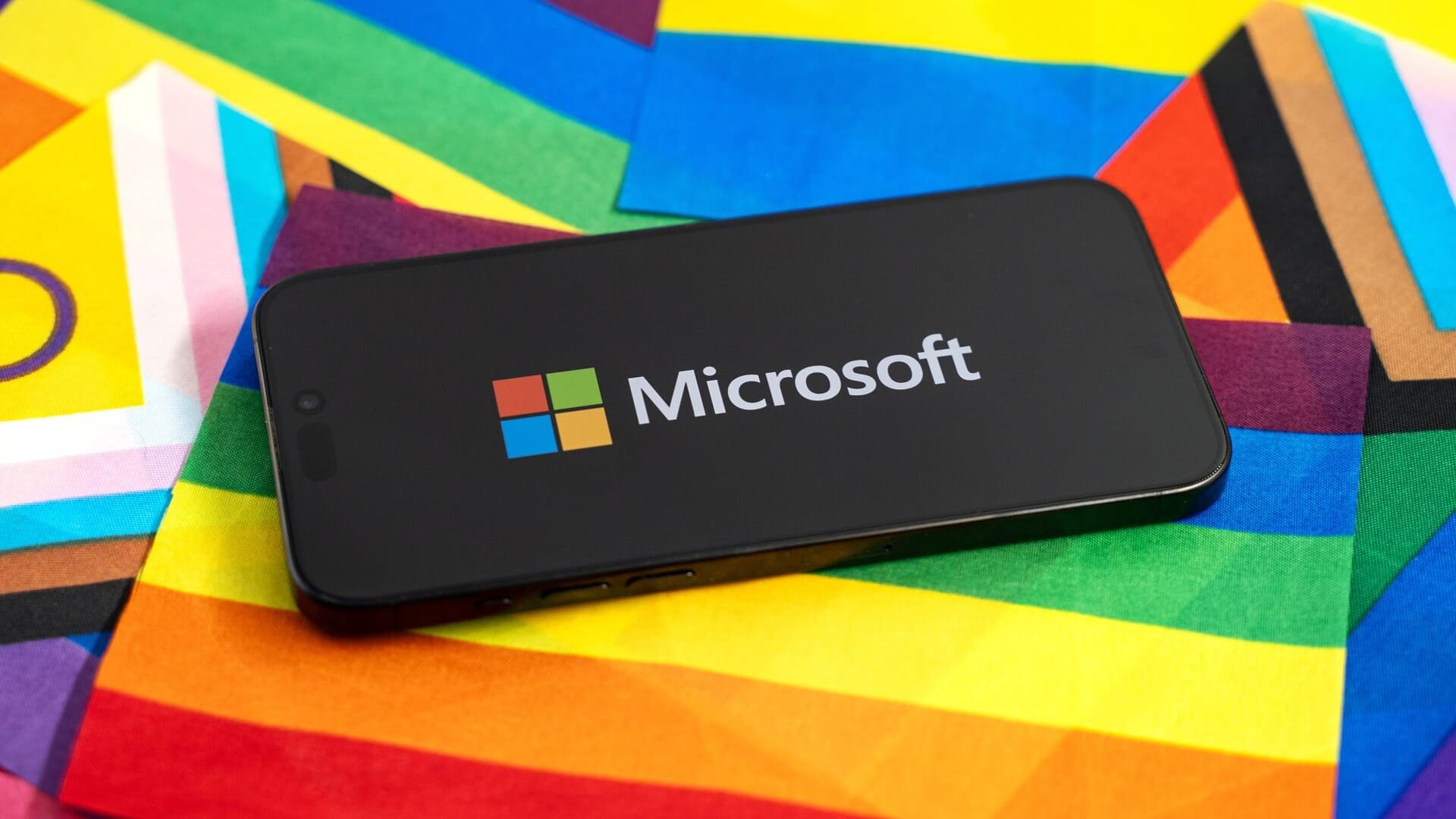 L'Italie enquête sur Microsoft après une hausse de prix jugée déloyale sur Microsoft 365. © Erman Gunes / Shutterstock