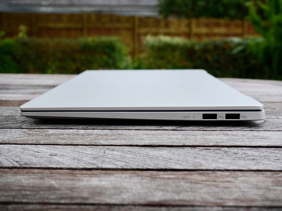 ASUS Vivobook S15 — Snapdragon X Plus