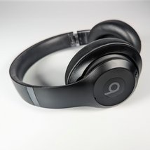 Beats Studio Pro