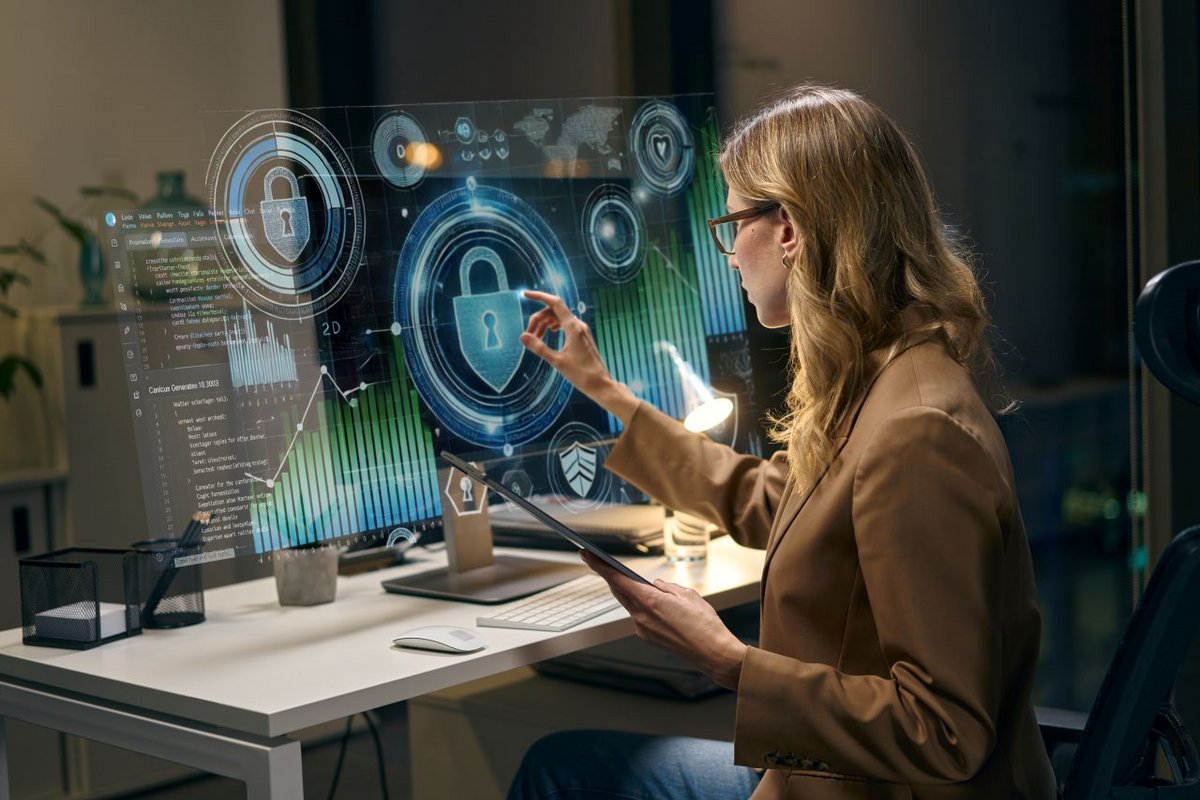 Pensez régulièrement à rapprocher les listes d'utilisateurs SaaS de vos données RH - ©puhhha / Shutterstock