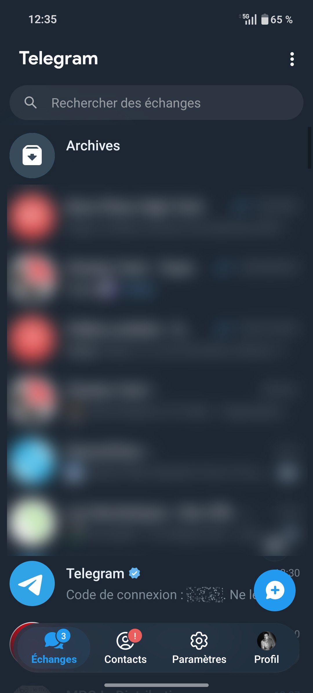 La nouvelle barre inférieure Liquid Glass. ©Telegram / Clubic