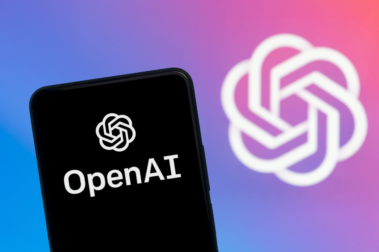 On en sait plus sur la date de sortie du premier appareil d'OpenAI. ©Evolf / Shutterstock