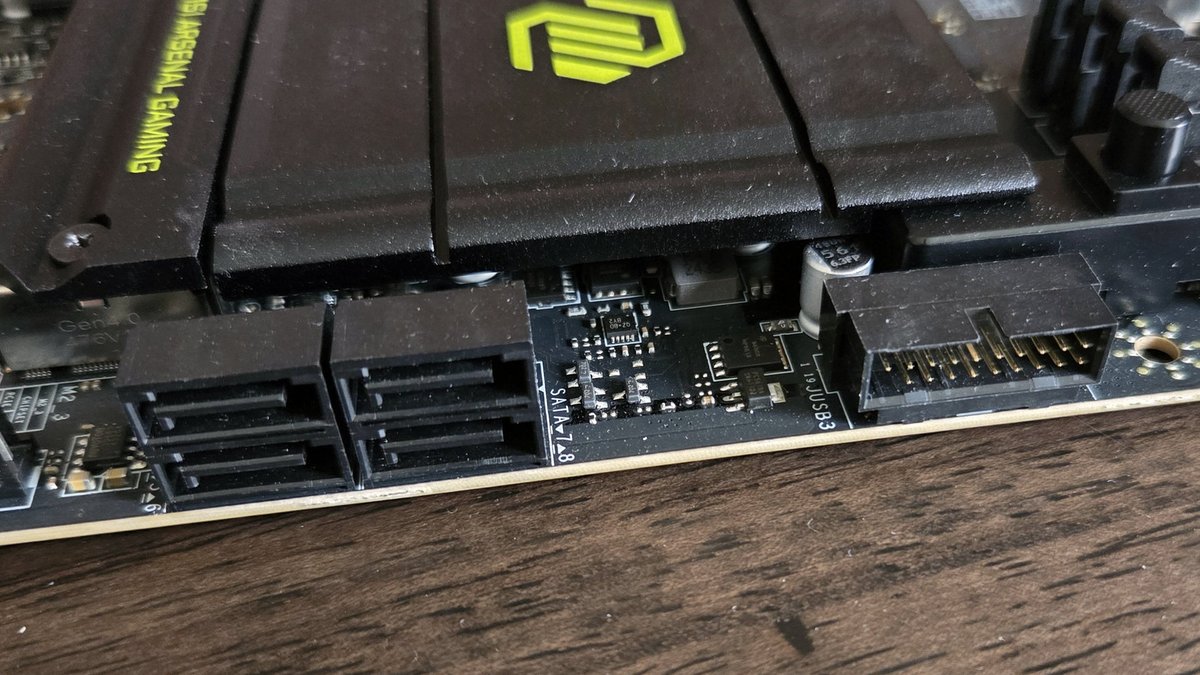 MSI MAG B860 Tomahawk WiFi