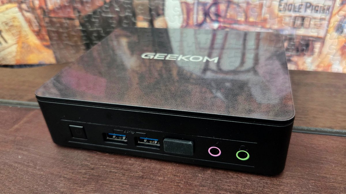 La finesse de l'Air12 Lite est clairement l'un des atouts du mini-PC Geekom. ©Nerces pour Clubic