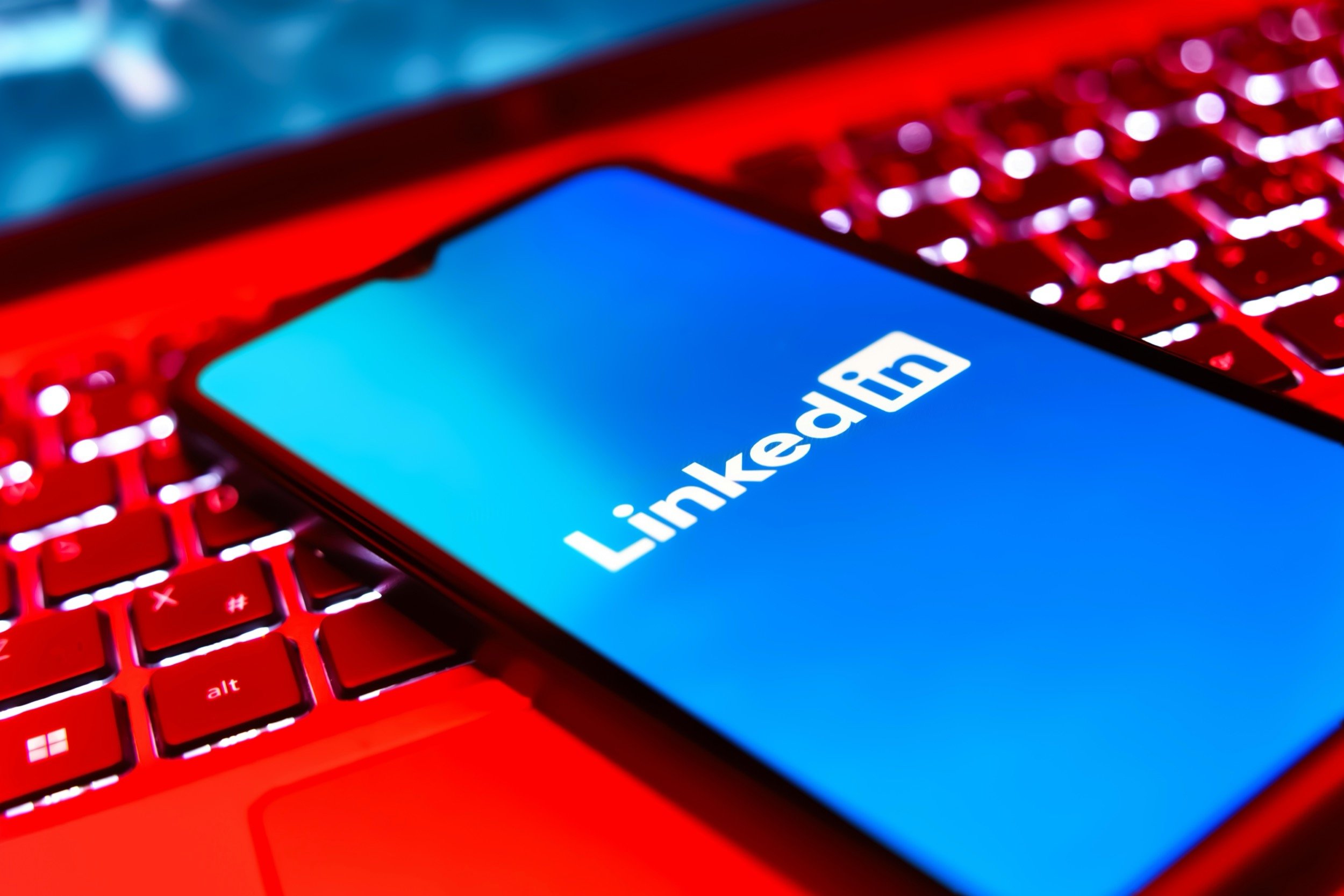 LinkedIn vous informe que votre compte est restreint ? C’est probablement du phishing. © JarTee / Shutterstock