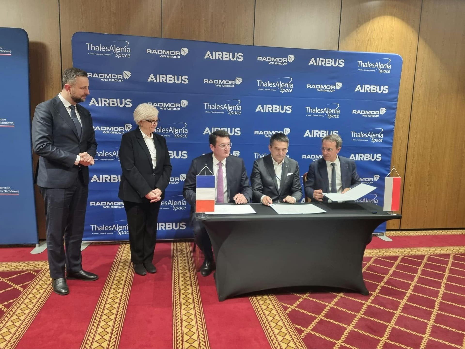 Photos de la cérémonie de signature à Gdansk, Pologne. © Airbus / ministère des Armées