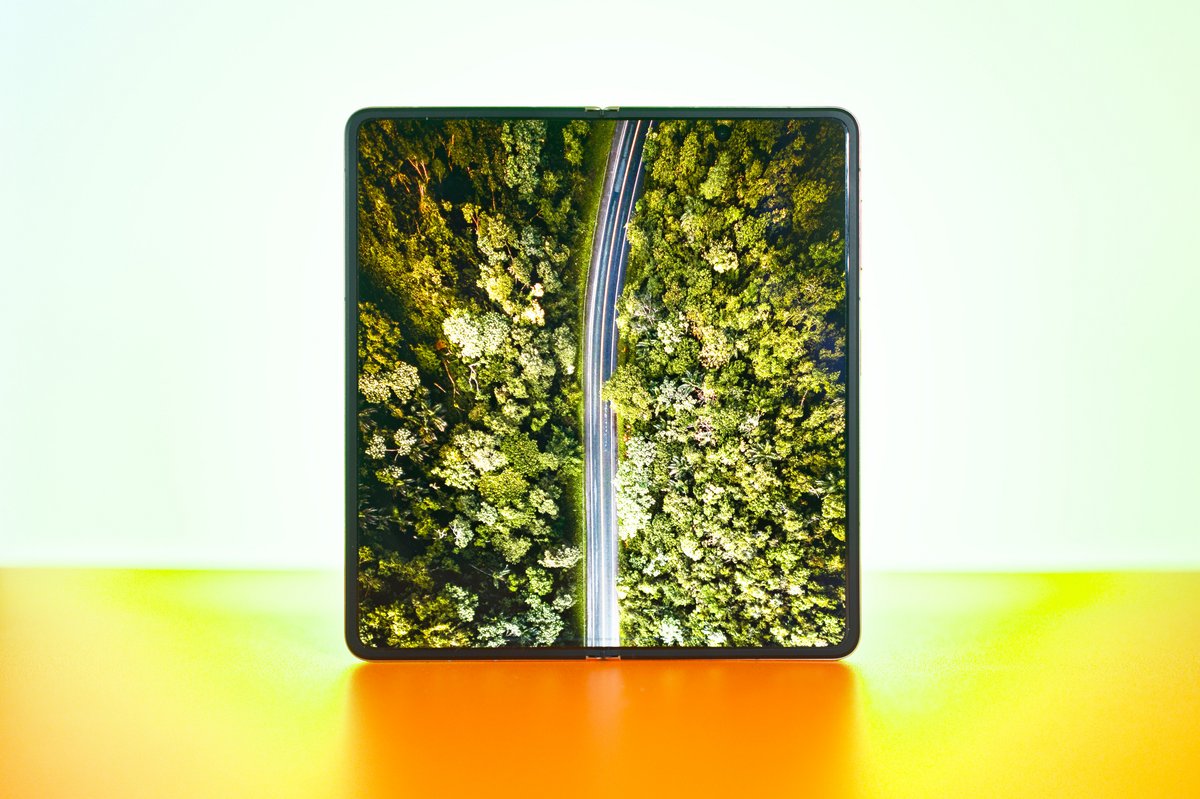 Ecran pliant du Magic V5 © Marc Mitrani pour Clubic