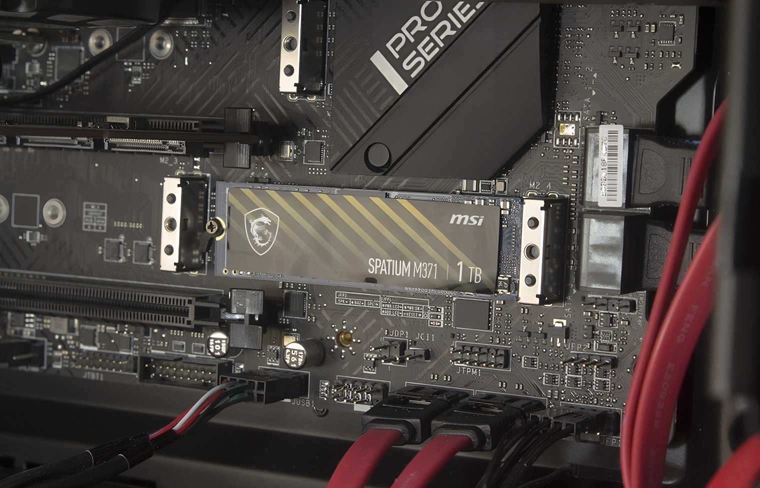 Le MSI Spatium M371 1 To en promo chez Rue du Commerce pour les Soldes.