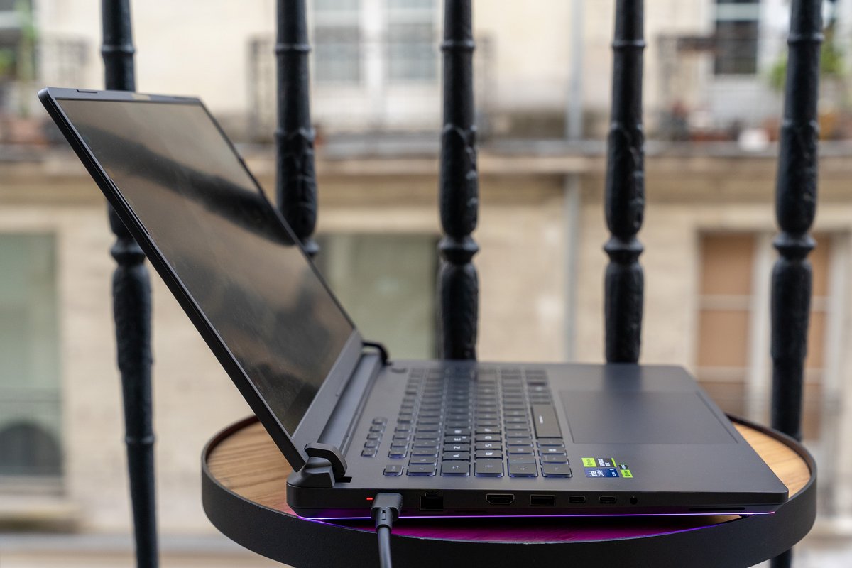 ASUS ROG Strix Scar G16 2025