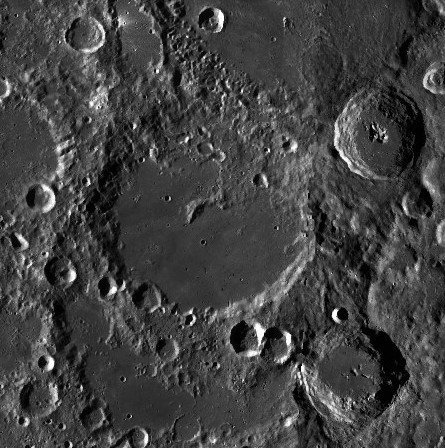 Les cratères lunaires n'ont pas encore livrés tous leurs secrets. Crédits NASA/GSFC