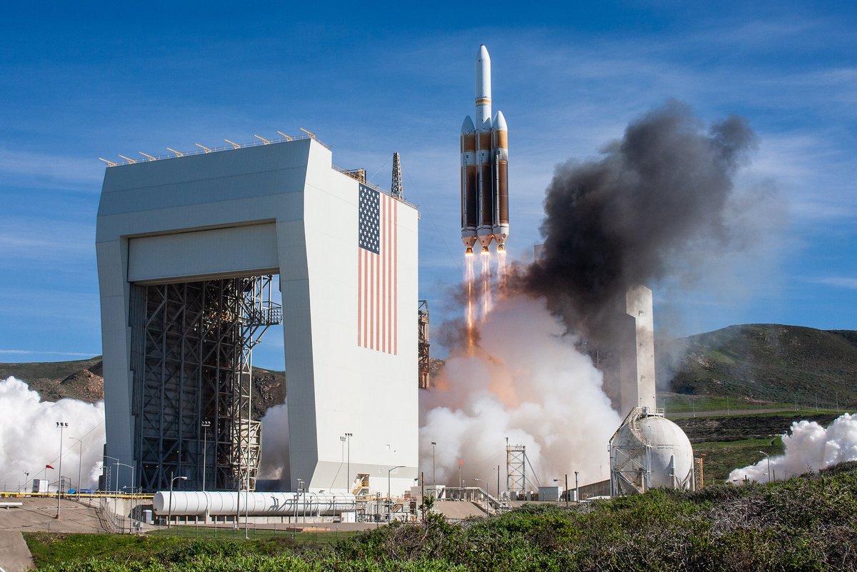 Le lanceur Delta IV Heavy est resté plus d'une décennie le lanceur le plus puissant en activité dans le monde. Crédits ULA