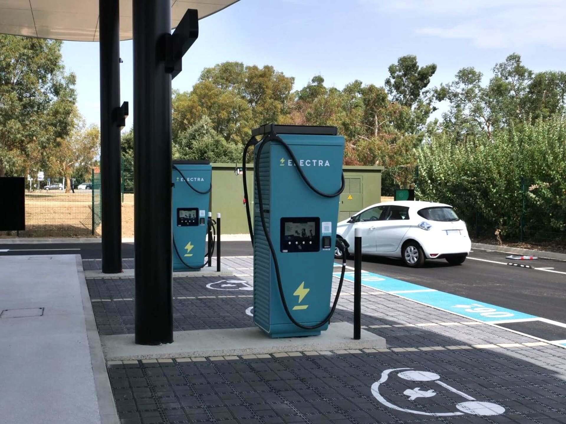 Il faut parfois être un brin stratégique avec la recharge de son véhicule, pour préserver sa batterie le plus longtemps possible. © Electra