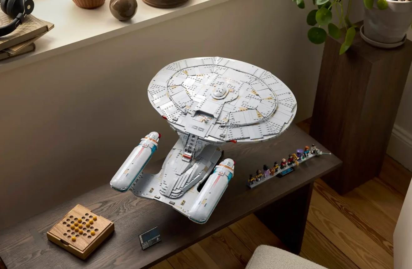 Le set Lego Star Trek U.S.S. Enterprise NCC-1701-D à temps pour les fêtes de fin d'année. ©Lego