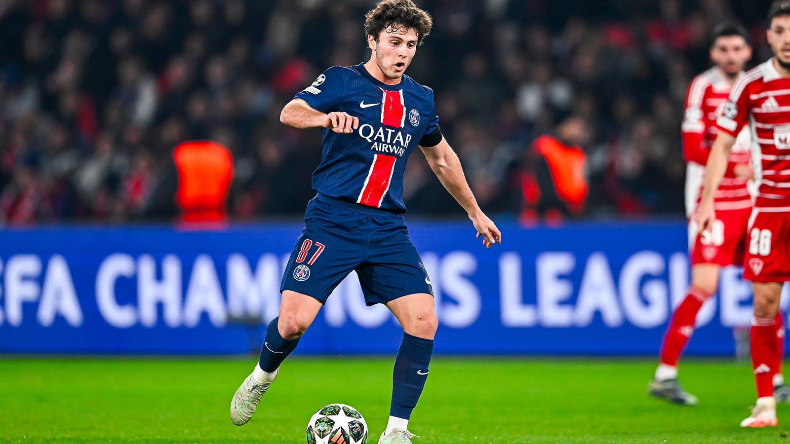 Le PSG aura besoin d'un milieu de terrain solide ©Shutterstock